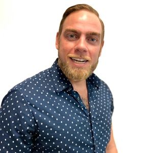 Meet your Posher, Adrian